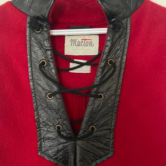 Vintage wool Macton cape /poncho made in Denmark - Picture 2 of 4